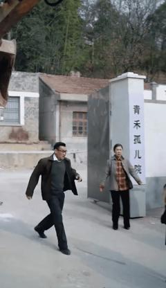 《养儿防老积谷防饥》
